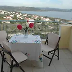 Christine Apartment