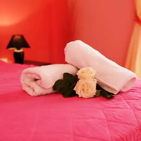 Christine - Maisonettes With Fireplace Apartment Aliveri