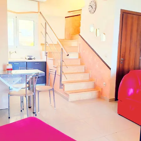 Christine Apartment Aliveri
