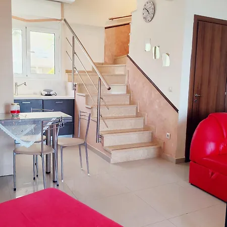 Christine - Maisonettes With Fireplace *