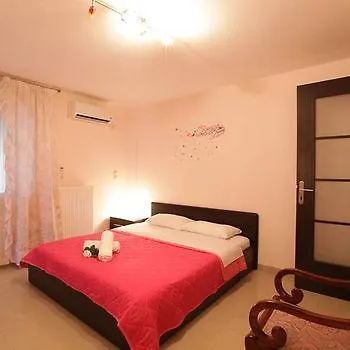 Christine - Maisonettes With Fireplace Διαμέρισμα Αλιβέρι