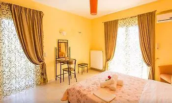 Christine - Maisonettes With Fireplace Aliveri