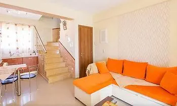 Christine - Maisonettes With Fireplace